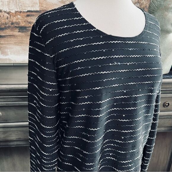 Chicos Top Pinstripe with Silver & Black Sequins Ric Rac size 1 M/8 - Picture 2 of 6